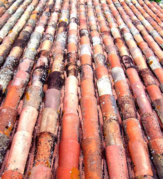 Tuiles en mauvaise état à Andernos