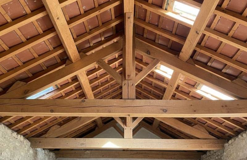 Charpente bois apparente  a la teste