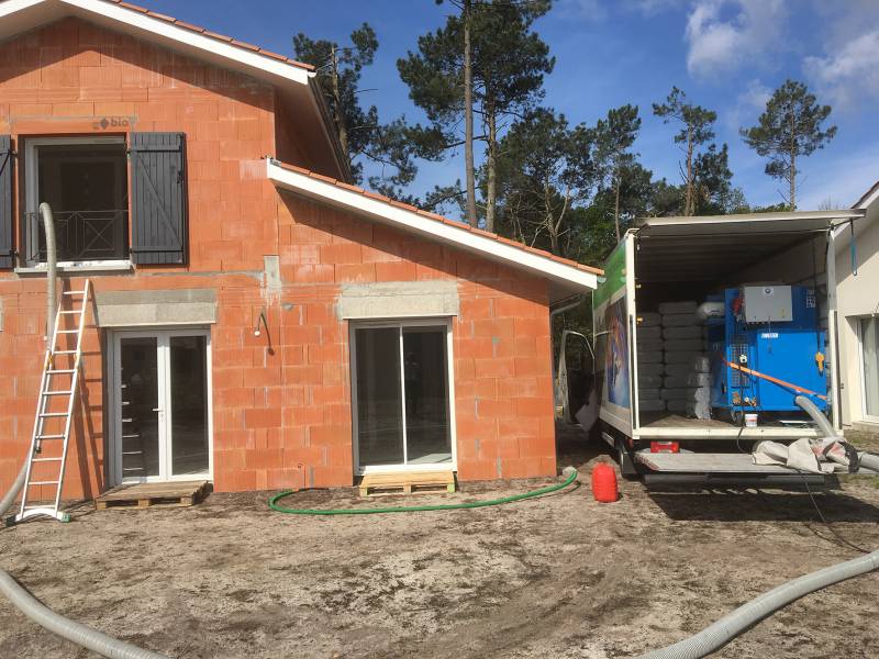 Pourquoi choisir l’isolation des combles par soufflage ?